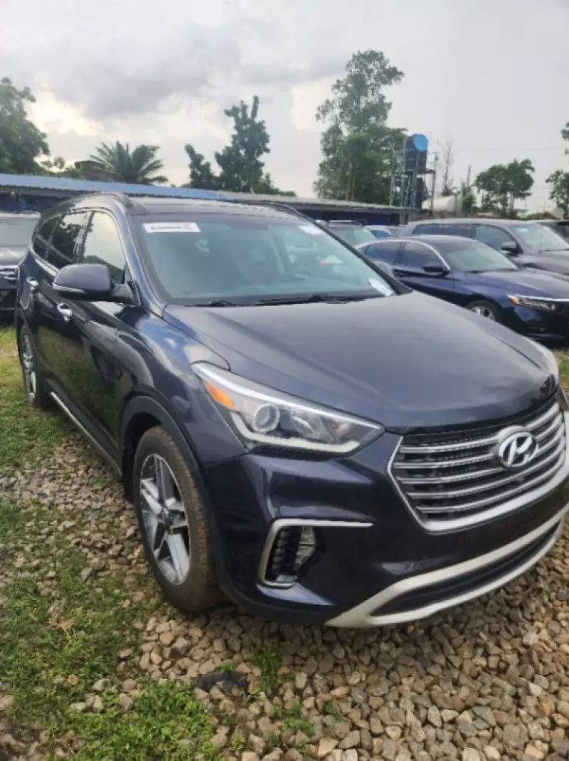 Hyundai Santa Fe   - 2017