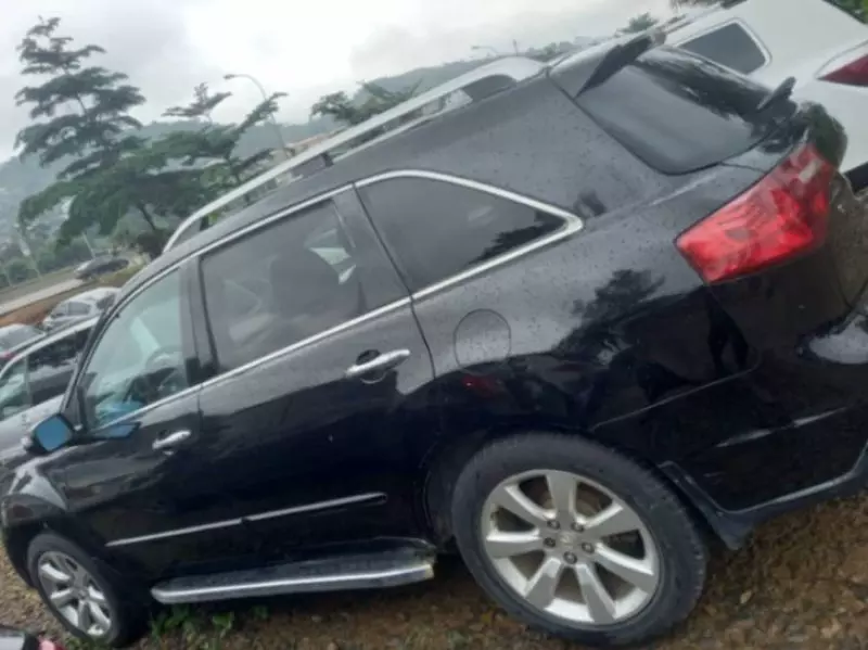 Acura MDX   - 2011