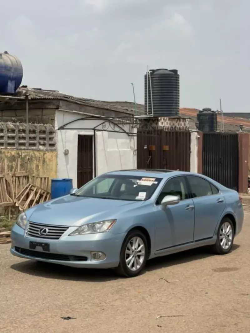 Lexus ES   - 2011