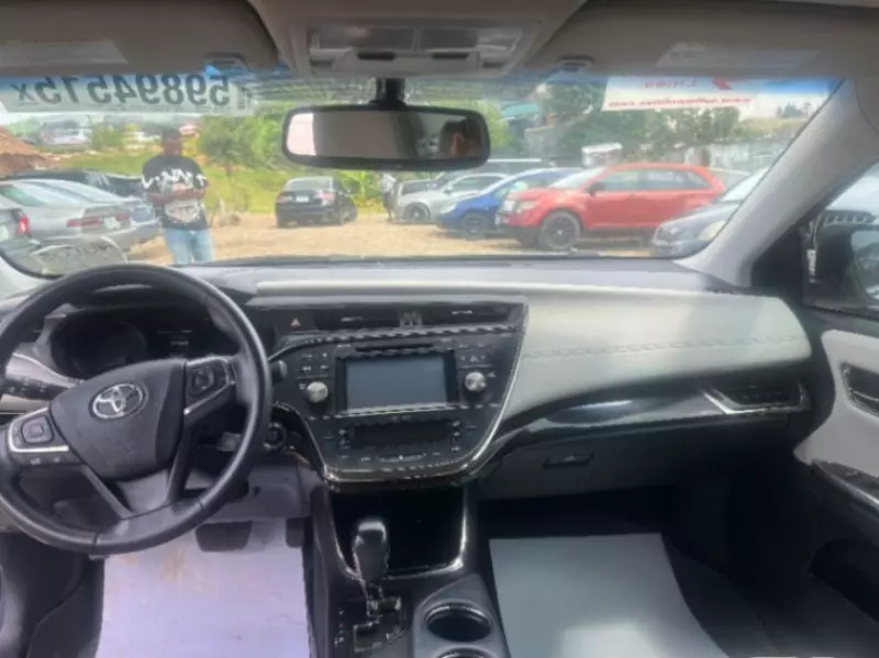 Toyota Avalon   - 2013