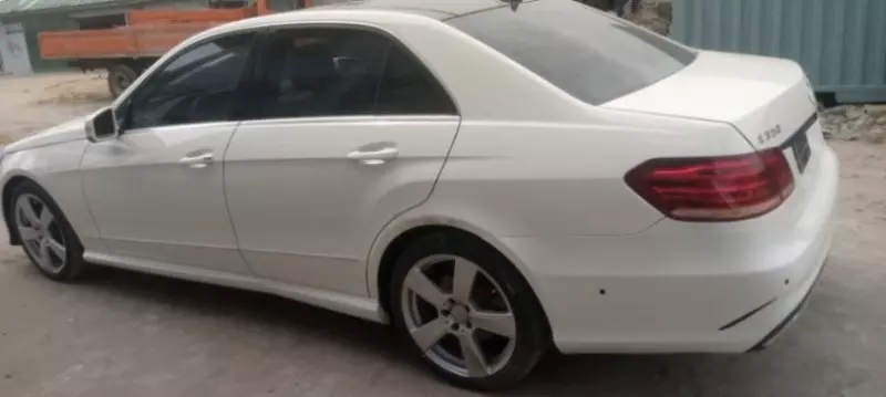 Mercedes-Benz E-Class   - 2010