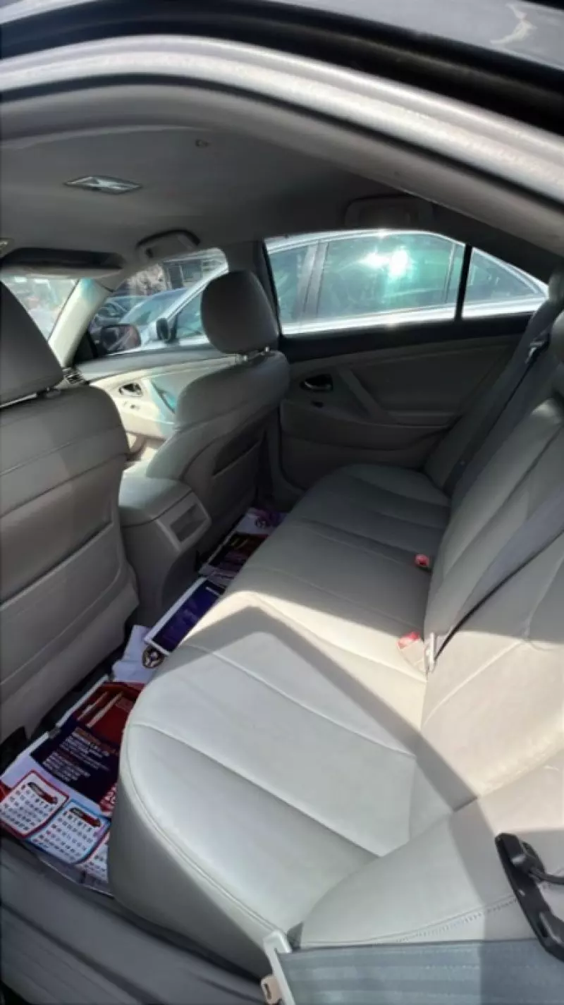 Toyota Camry   - 2010