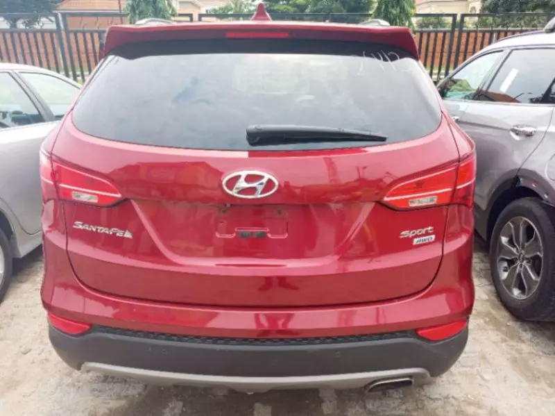 Hyundai Santa Fe   - 2015