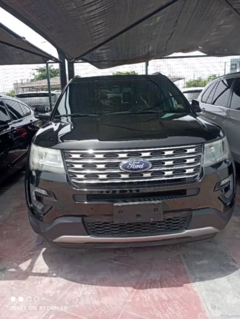 Ford Explorer   - 2016