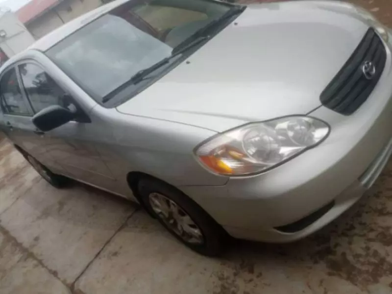 Toyota corolla   - 2004