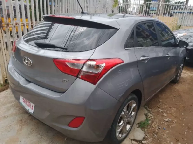 Hyundai Elantra   - 2014