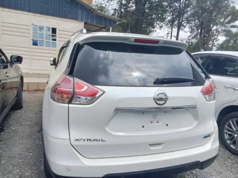Nissan X- trail   - 2016