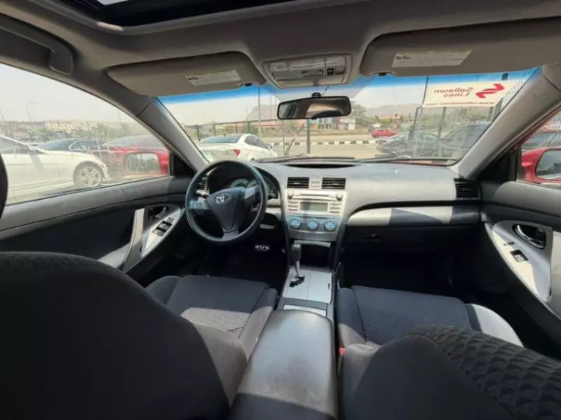 Toyota Camry   - 2011