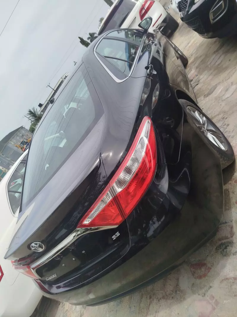 Toyota Camry   - 2015