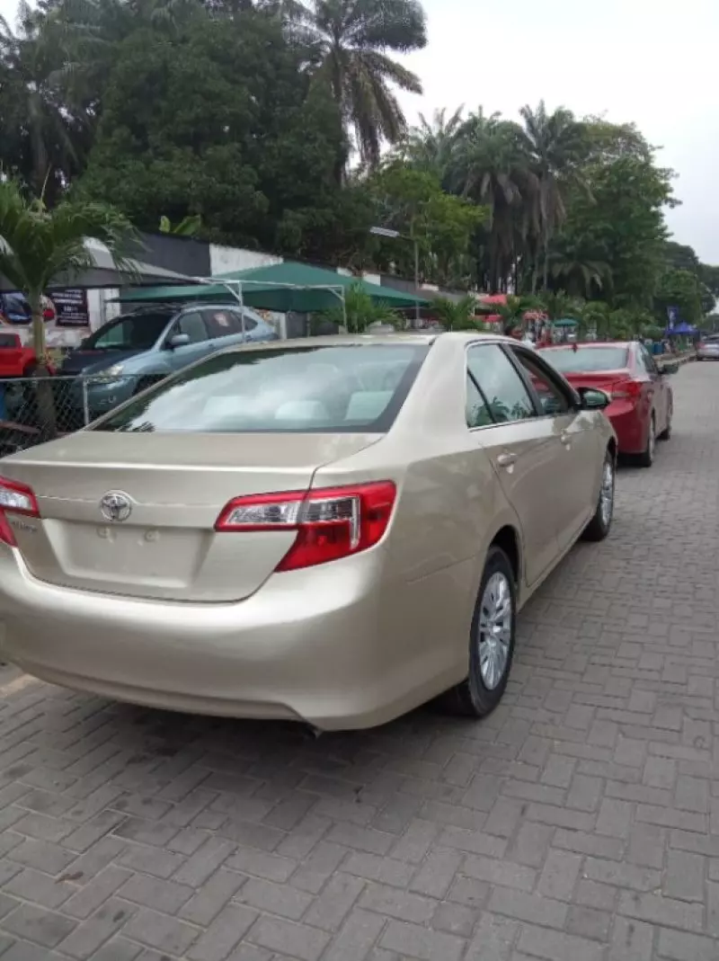 Toyota Camry   - 2013