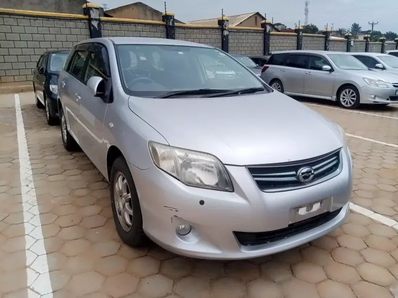 Toyota Fielder    - 2010