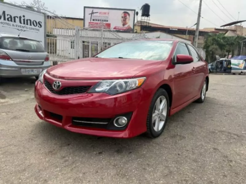 Toyota Camry - 2014