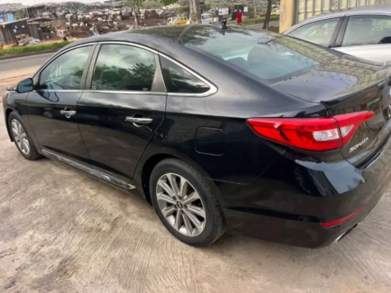 Hyundai Sonata   - 2016