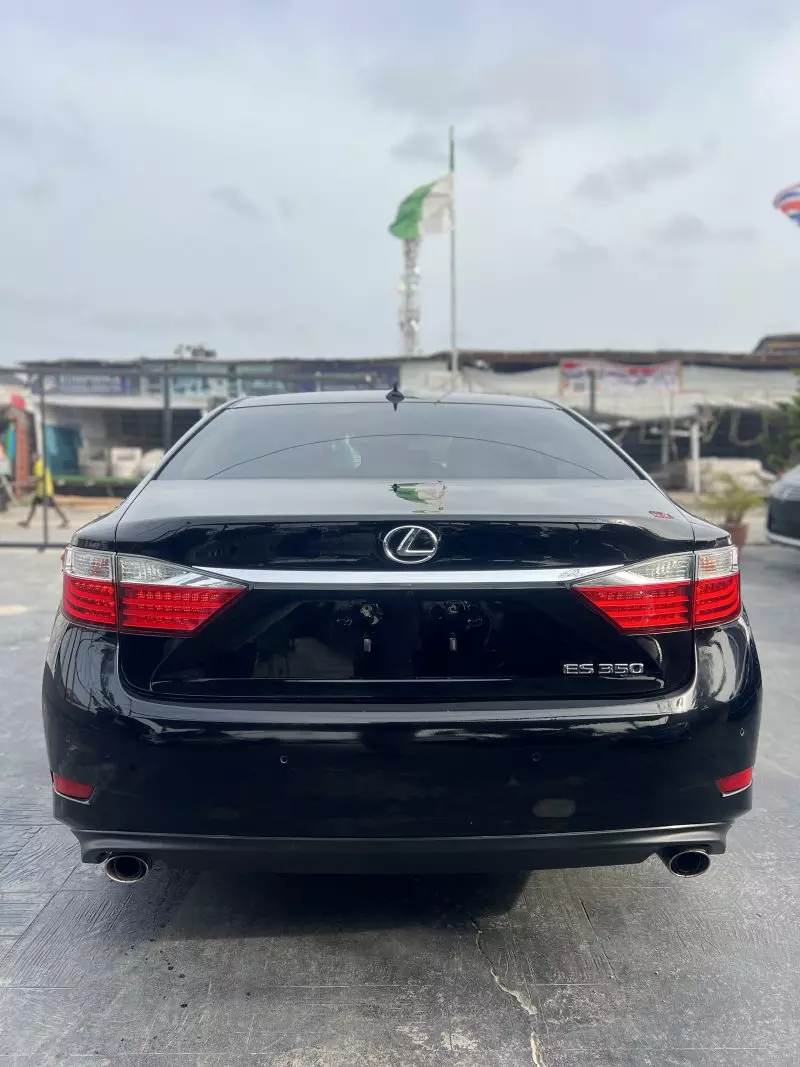 Lexus ES   - 2013