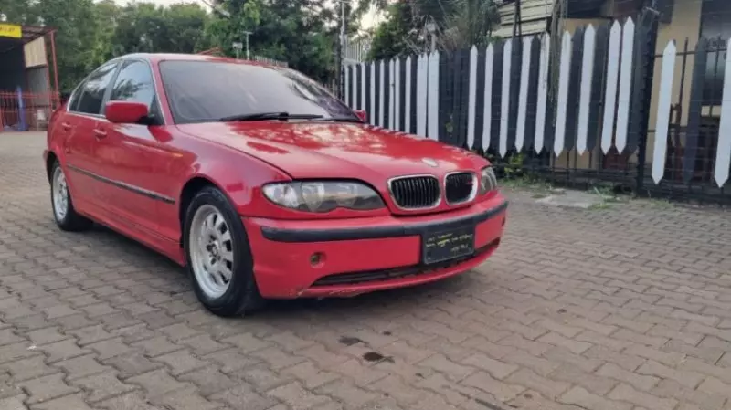 BMW 325i   - 2002