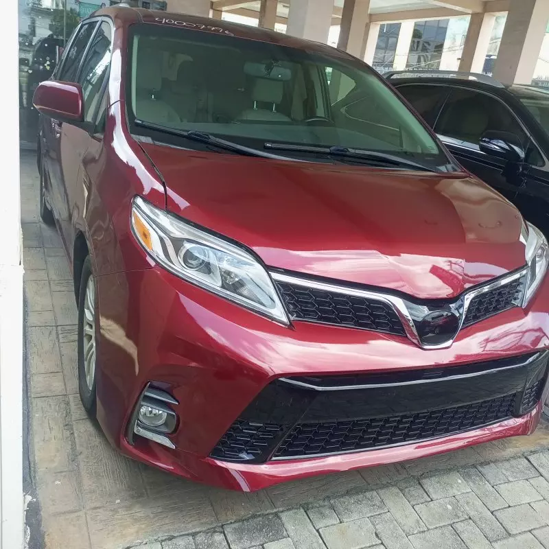 Toyota Sienna   - 2015