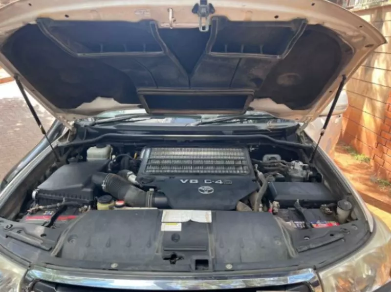 Toyota Land Cruiser - 2015