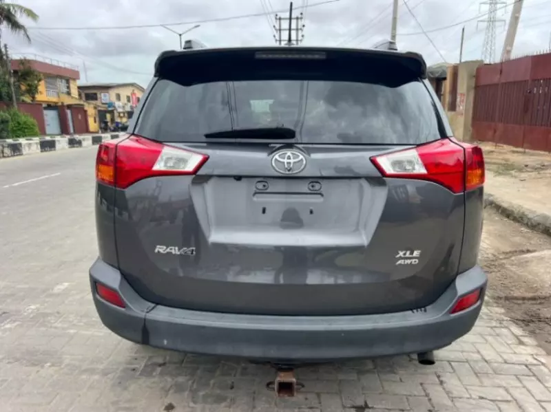 Toyota RAV4   - 2015