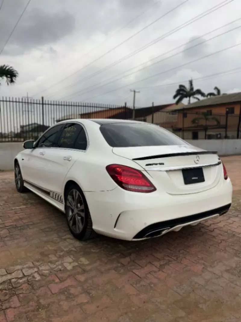 Mercedes-Benz SLC 43 AMG   - 2015