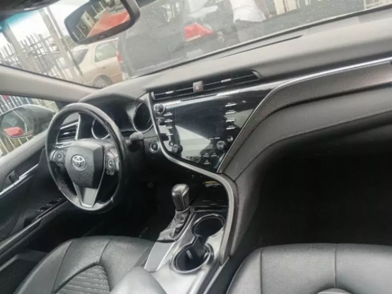 Toyota camry   - 2019