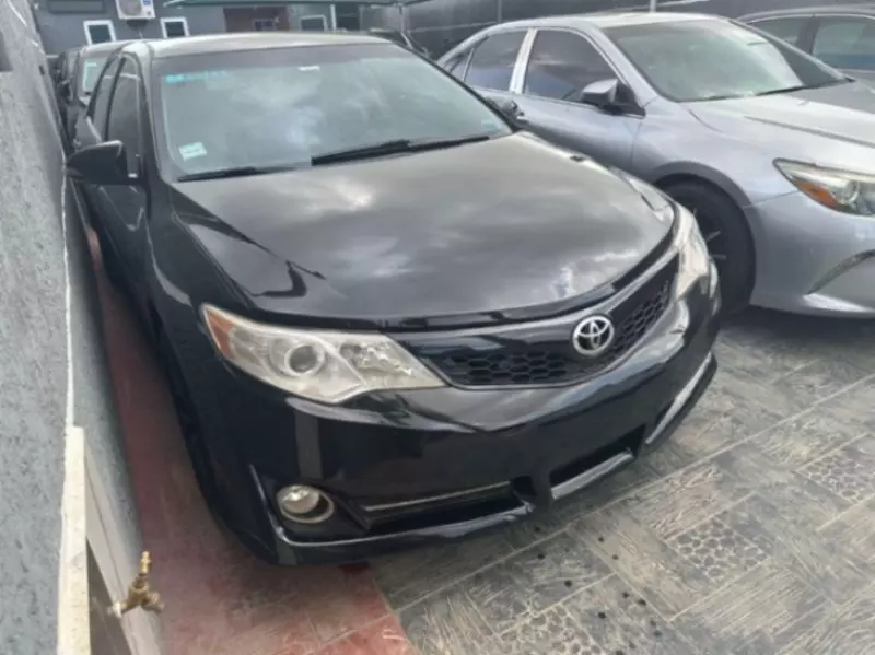 Toyota Camry   - 2012