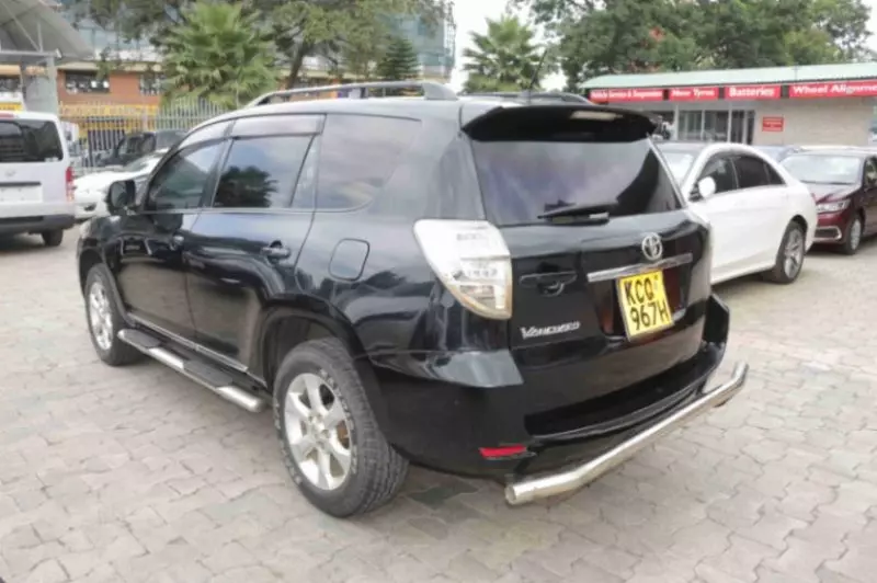 Toyota Vanguard    - 2011