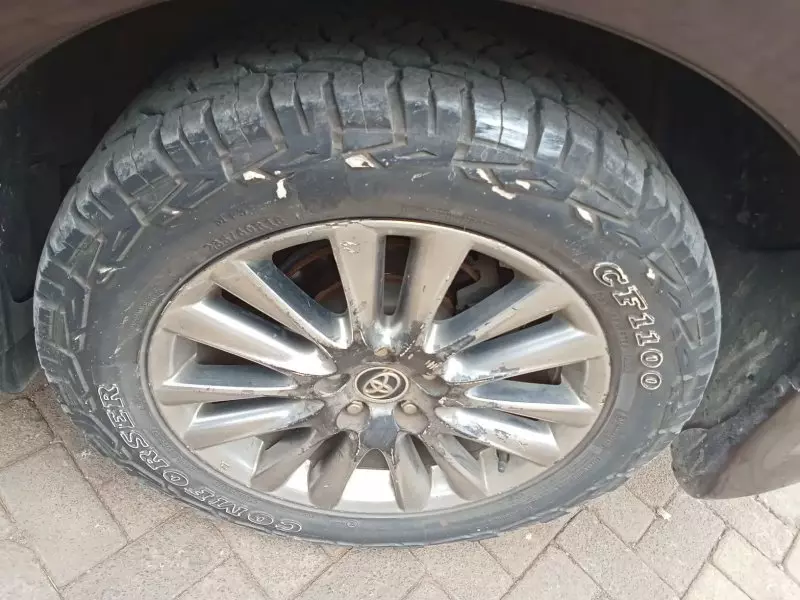 Toyota Harrier   - 2013