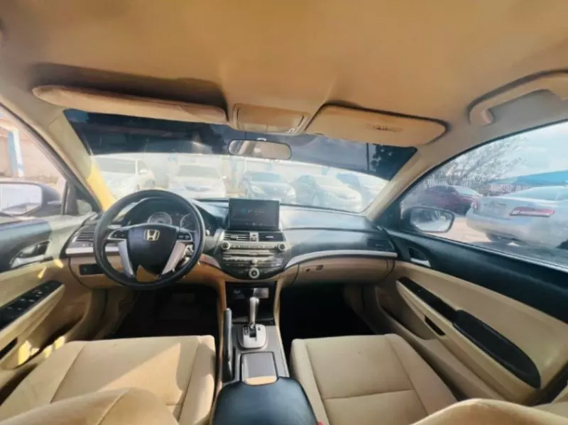 Honda Accord   - 2011