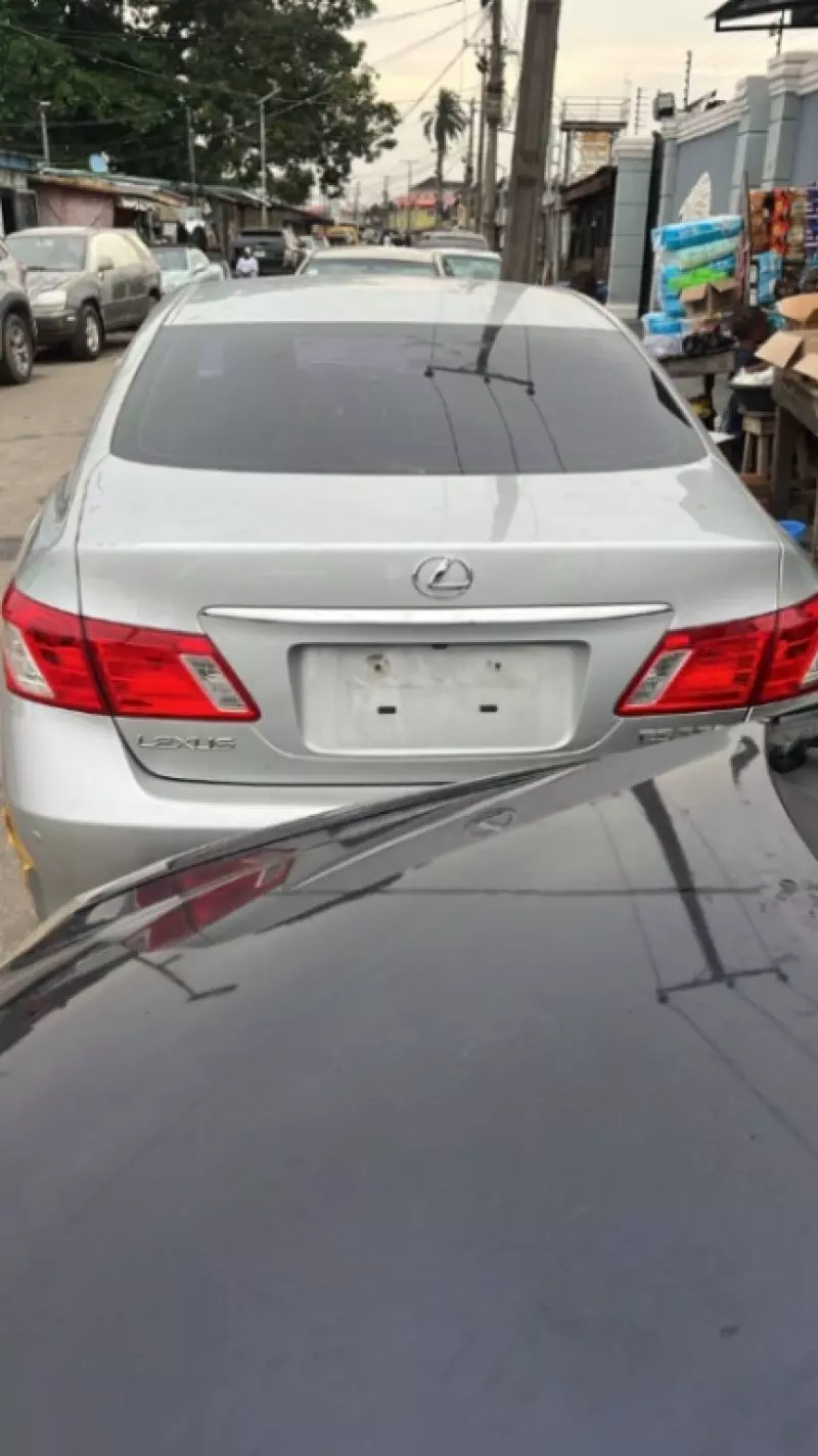 Lexus ES 350   - 2009