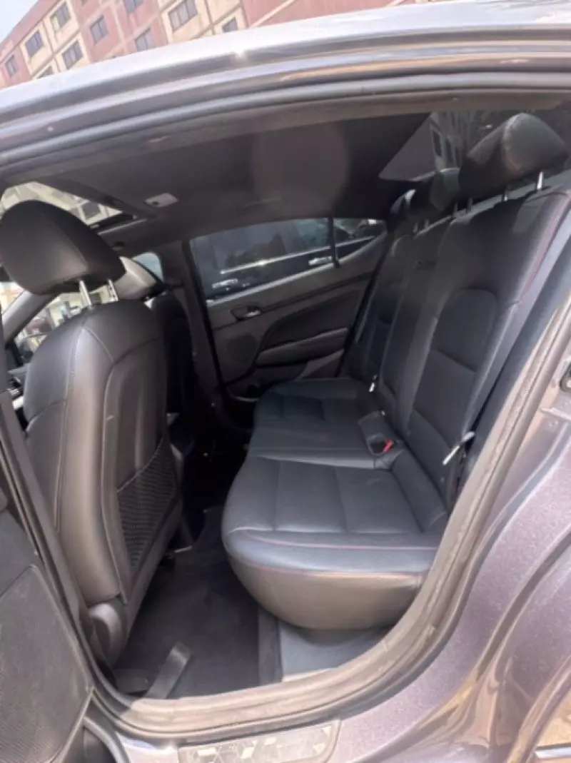 Hyundai Elantra   - 2018