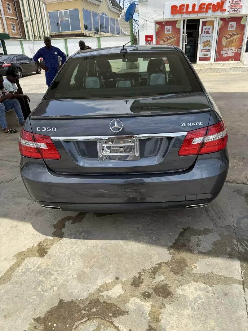 Mercedes-Benz E 350   - 2011