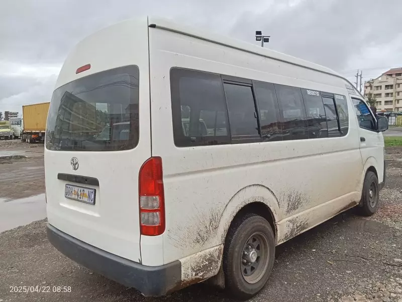 Toyota Hiace   - 2022