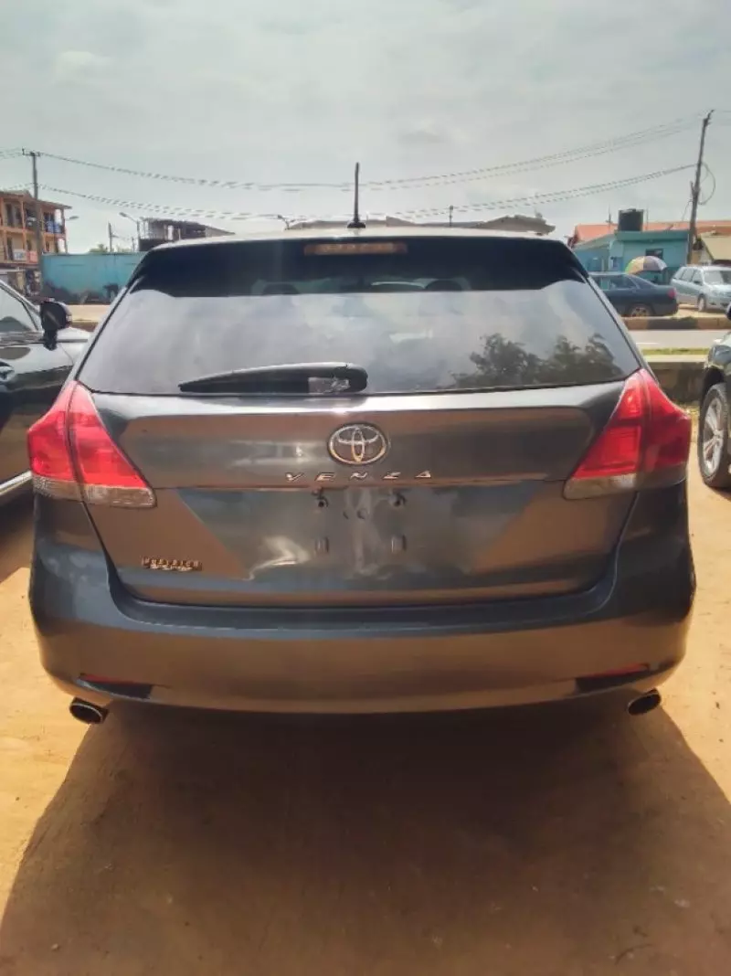 Toyota Venza   - 2010