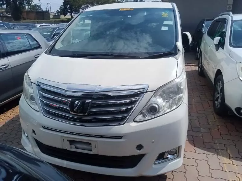 Toyota Alphard   - 2012