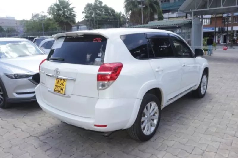 Toyota Vanguard    - 2013