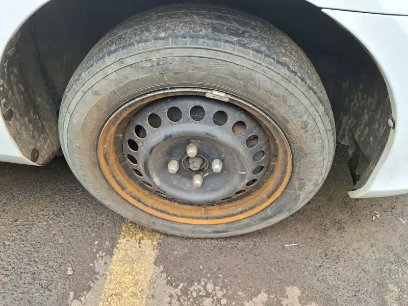 Toyota Axio    - 2012