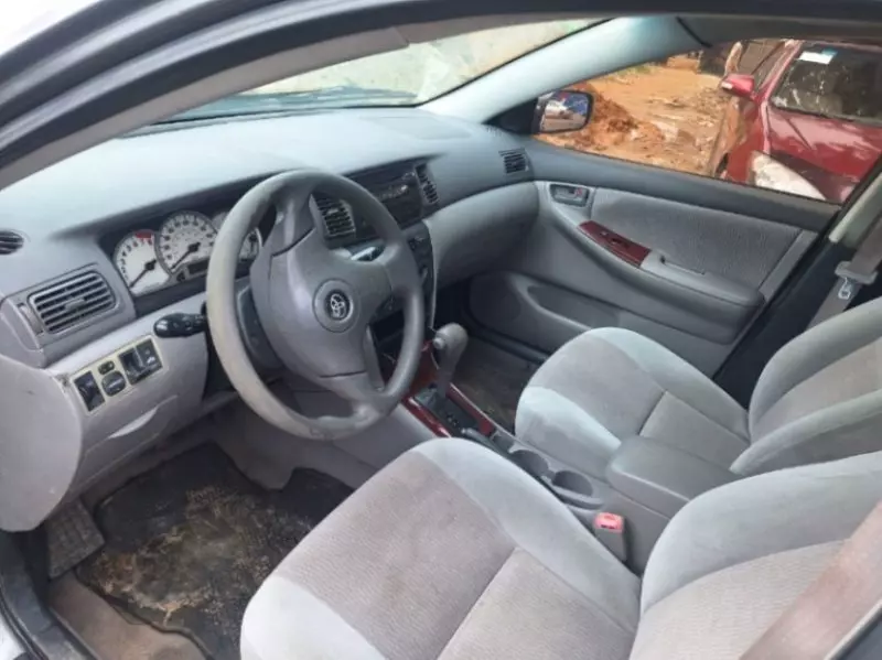 Toyota Corolla   - 2005