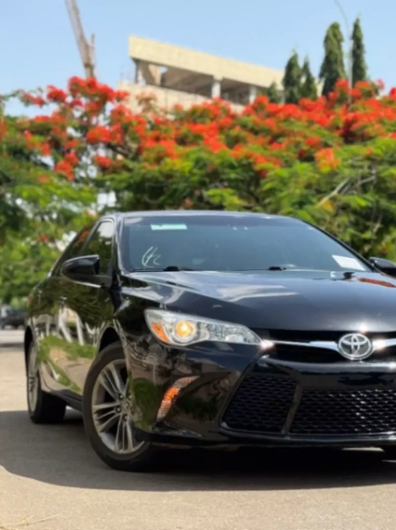 Toyota camry   - 2016