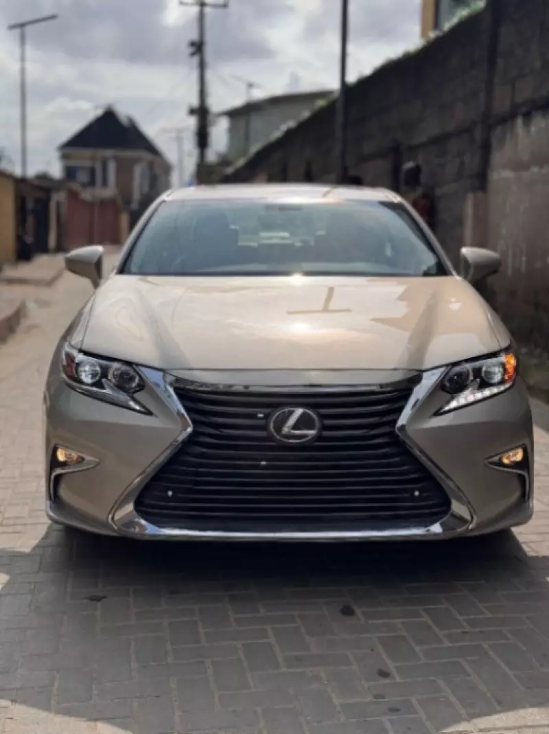 Lexus ES 350   - 2016