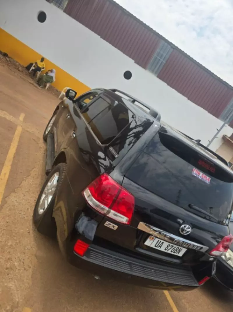 Toyota Landcruiser ZX   - 2011