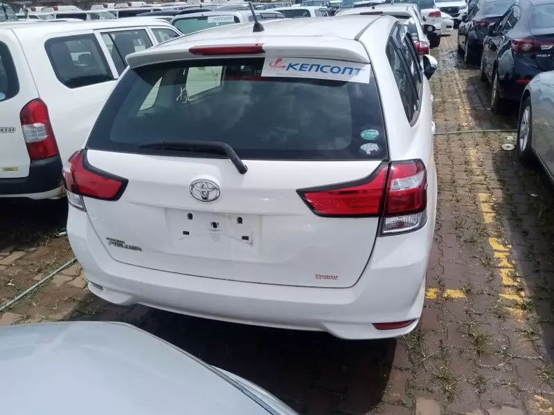 Toyota Fielder    - 2016