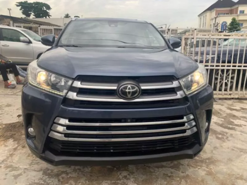 Toyota Highlander   - 2017