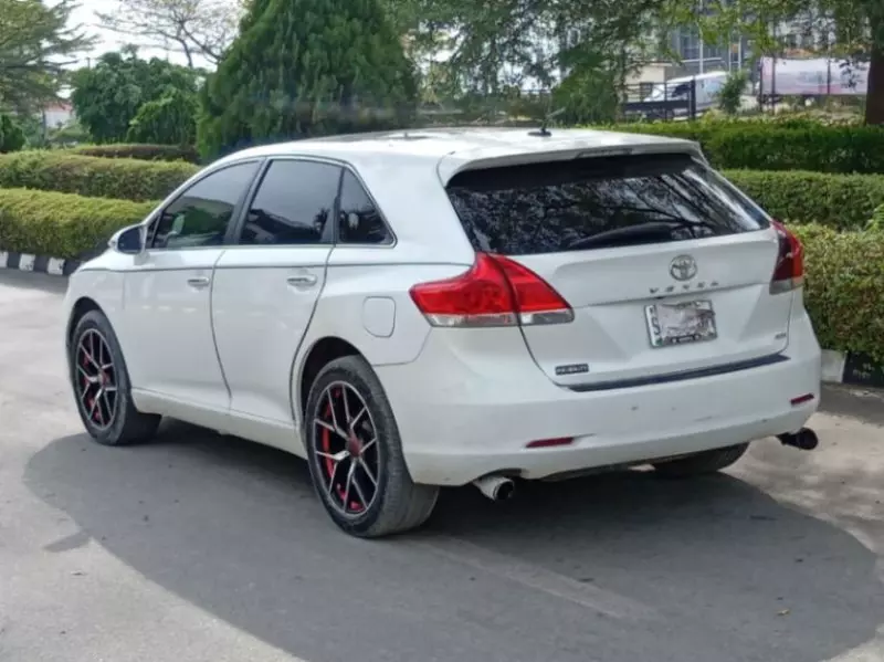 Toyota Venza   - 2011