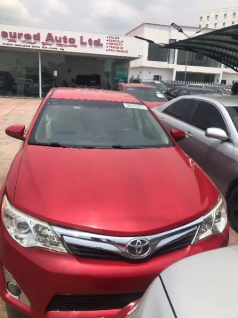 Toyota Camry - 2012