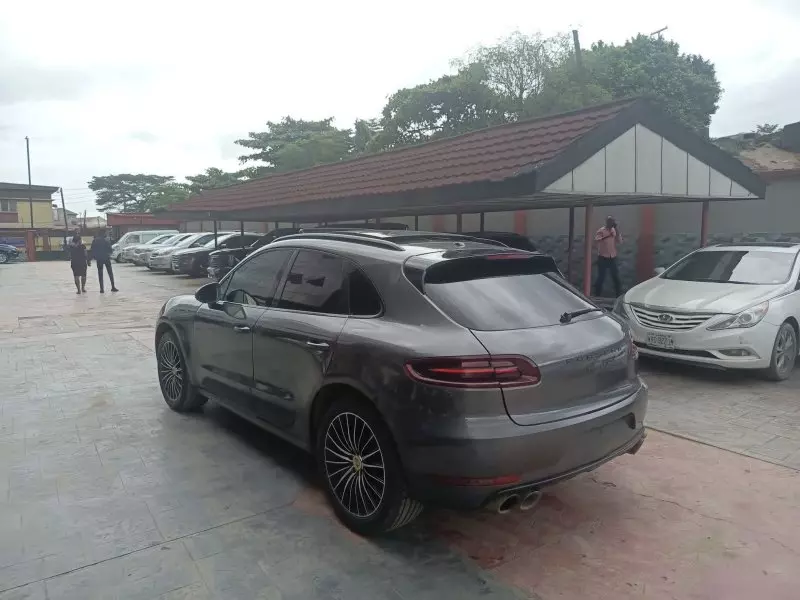 PORSCHE Macan   - 2018
