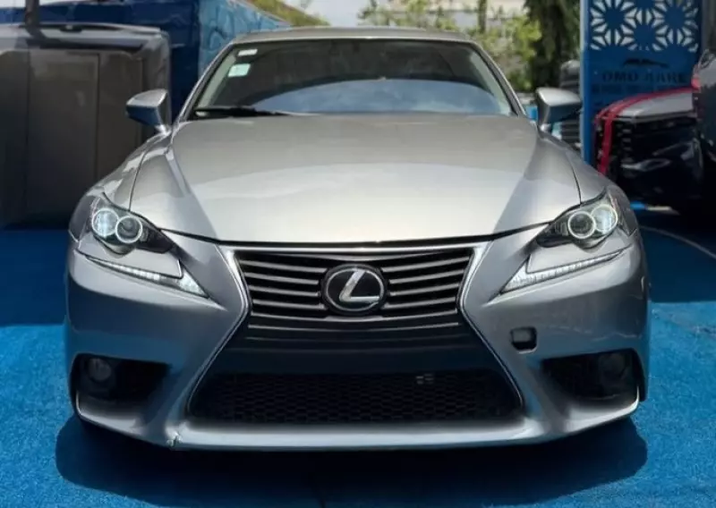 Lexus IS - 2016