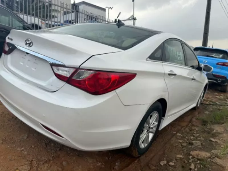 Hyundai Sonata - 2013