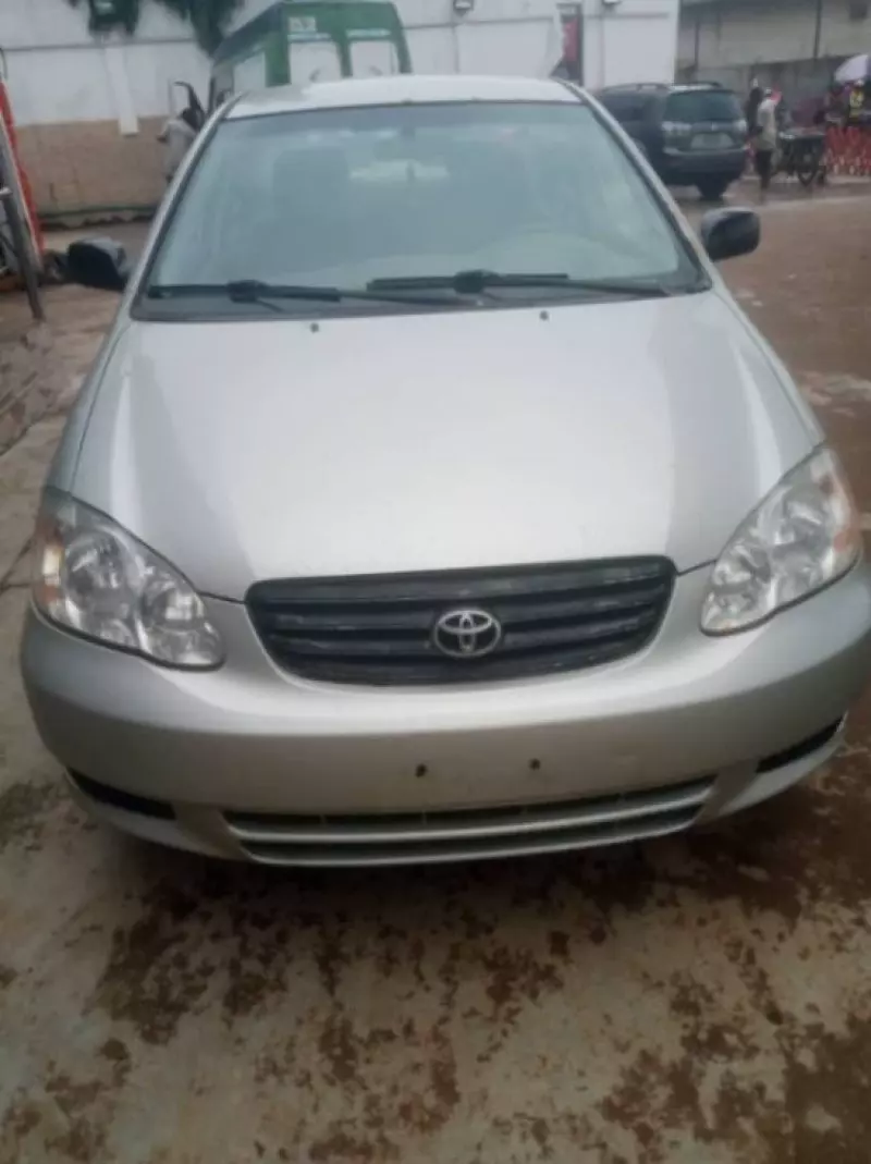 Toyota corolla   - 2004