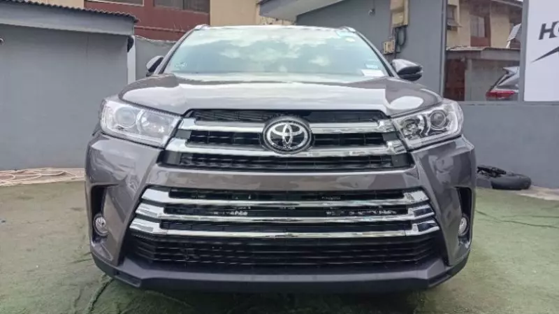 Toyota Highlander   - 2017
