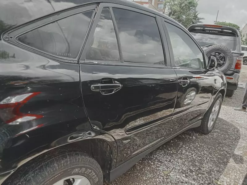 Toyota Harrier   - 2005